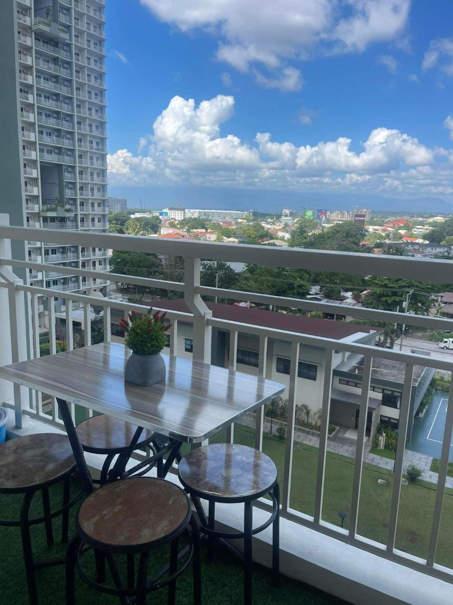 Verdon Parc Davao City With Balcony By Darpm Εξωτερικό φωτογραφία