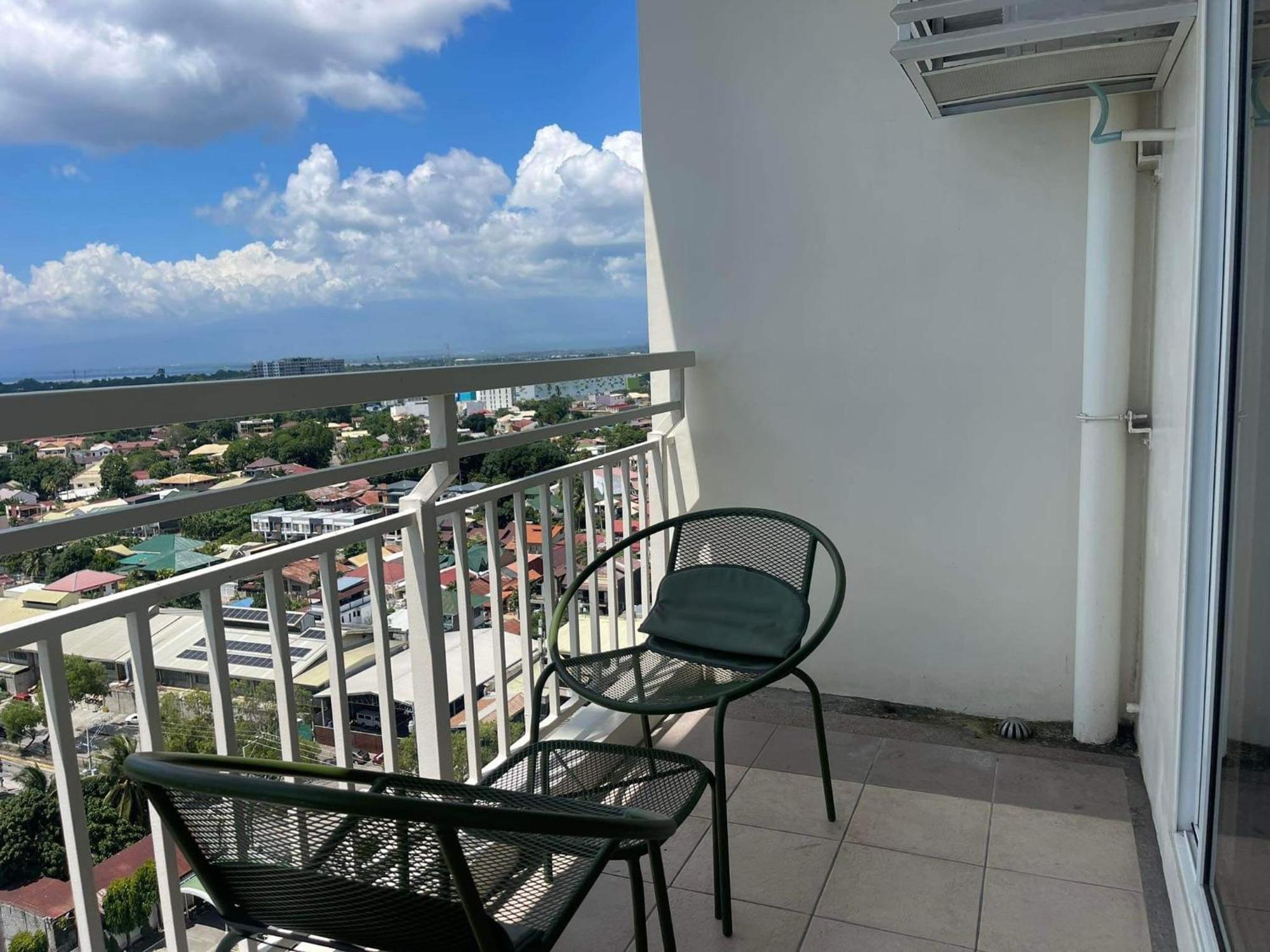 Verdon Parc Davao City With Balcony By Darpm Εξωτερικό φωτογραφία