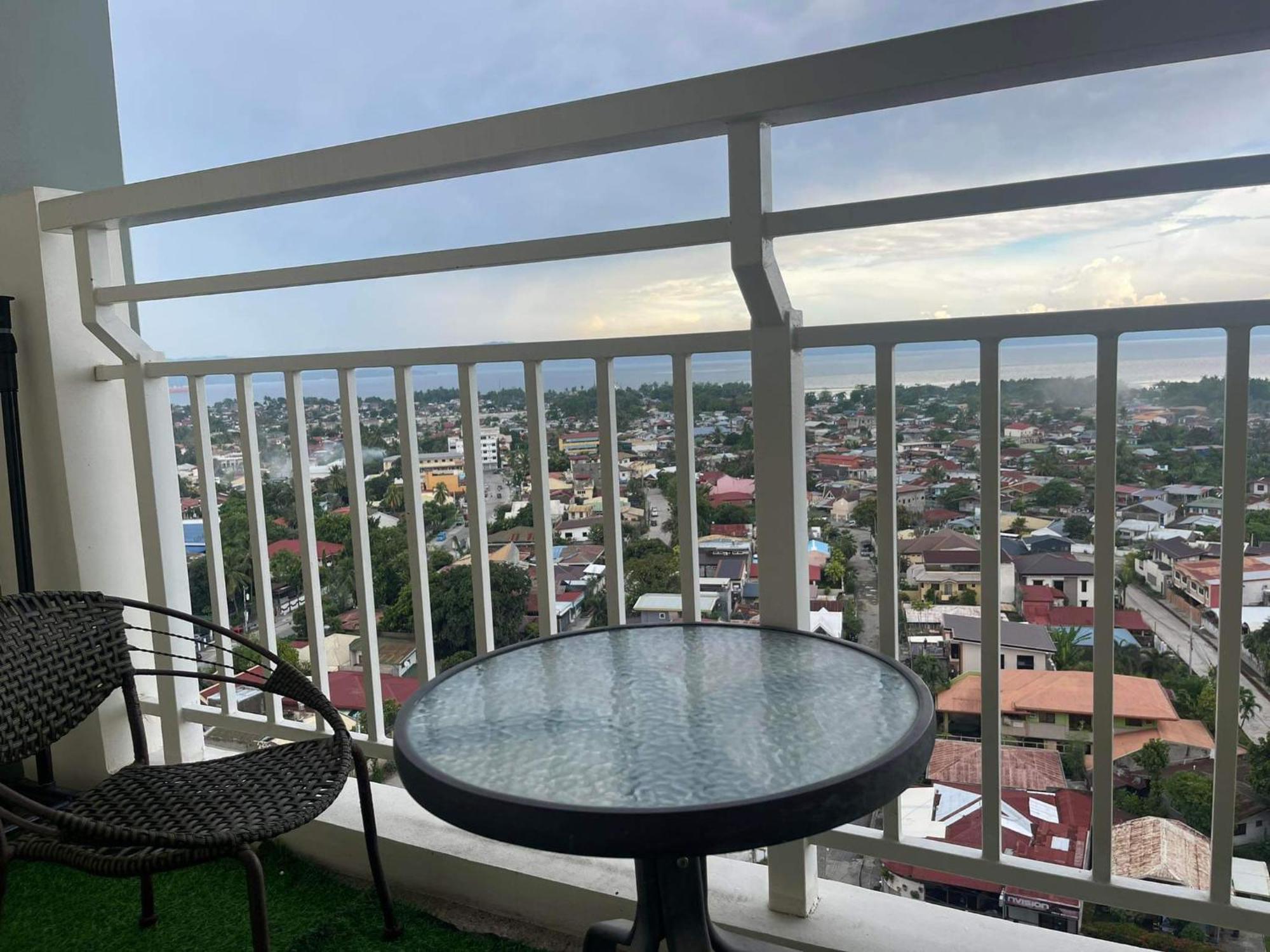 Verdon Parc Davao City With Balcony By Darpm Εξωτερικό φωτογραφία
