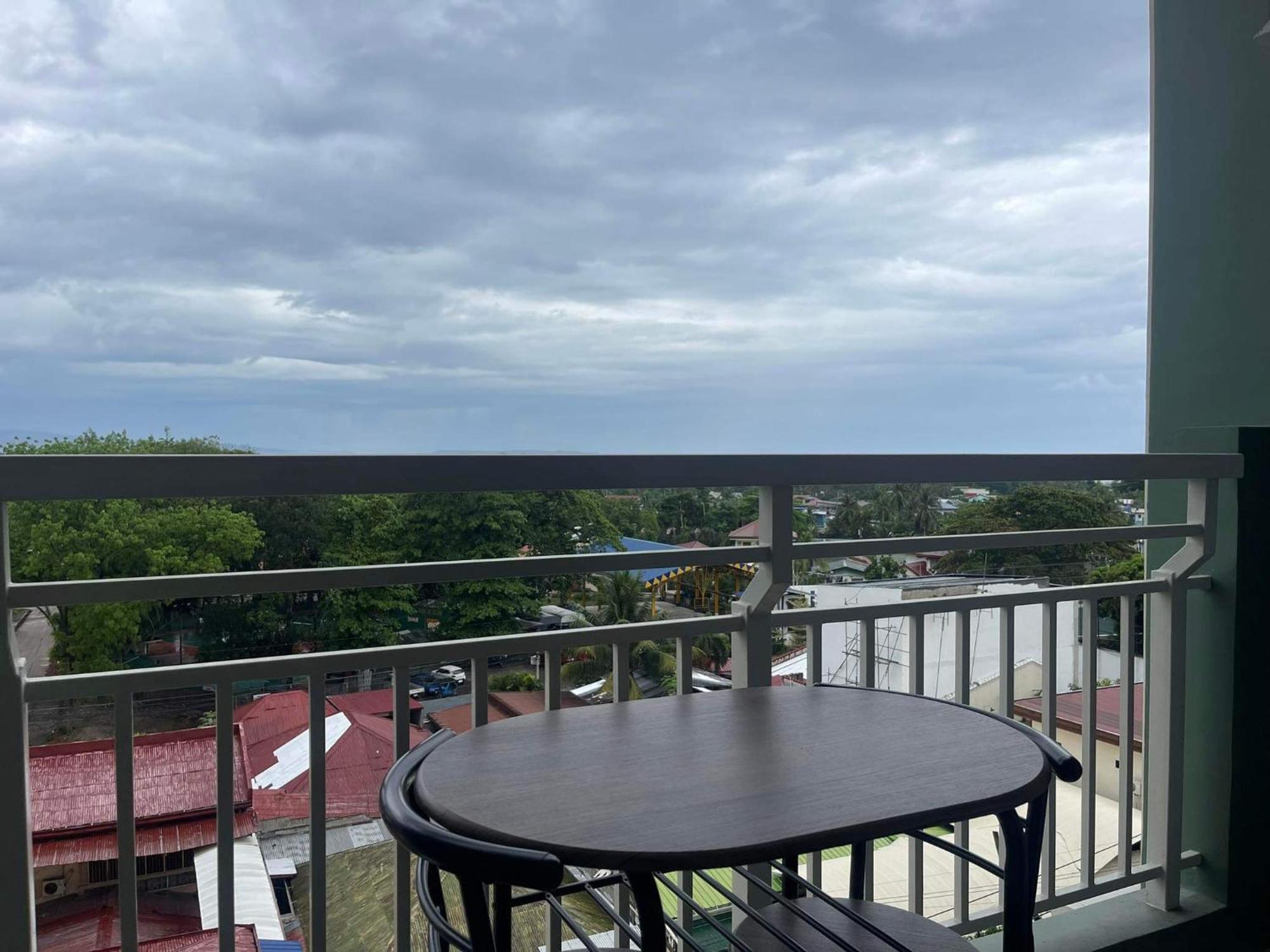 Verdon Parc Davao City With Balcony By Darpm Εξωτερικό φωτογραφία